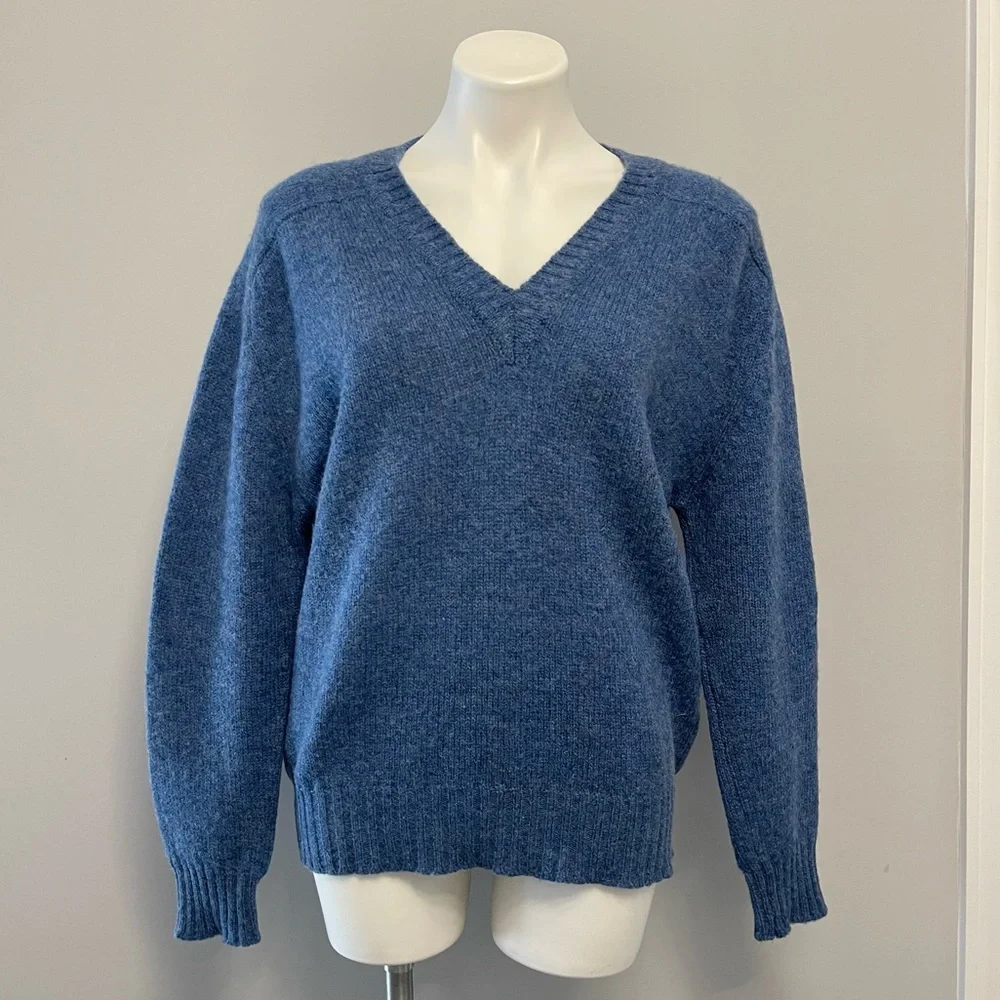 Vintage Shetland Pure New Wool V-Neck Sweater Blue Made In Scotland Classic 40 L - Picture 8 of 16